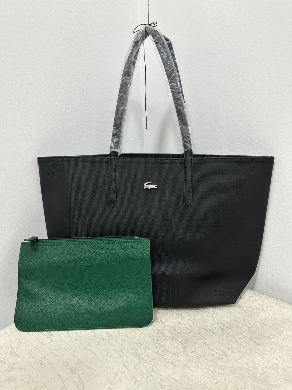Lacoste
70 dhs💓

Zain07
♥️♥️♥️
