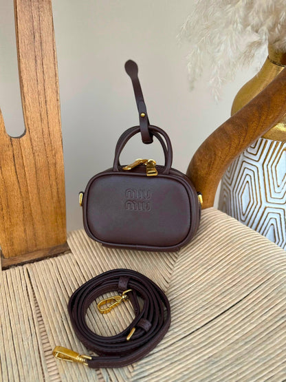 MIU MIU
12cm

260 dhs🇦🇪🇦🇪

Super Master Quality✨✨✨

With box🎁

Zain167
♥️♥️♥️