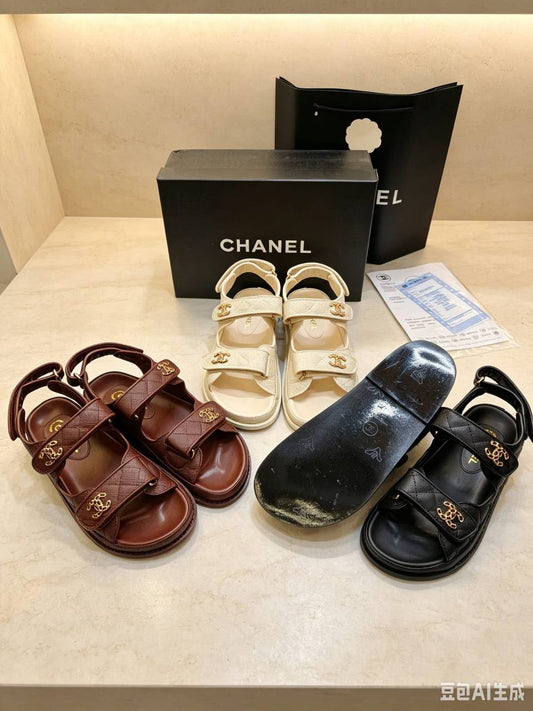 NEW CAME
CHANEL SANDAL

GOOD QUALITY✅
130 dhs🇦🇪🇦🇪

36 TO 41
Zain40
♥️♥️♥️