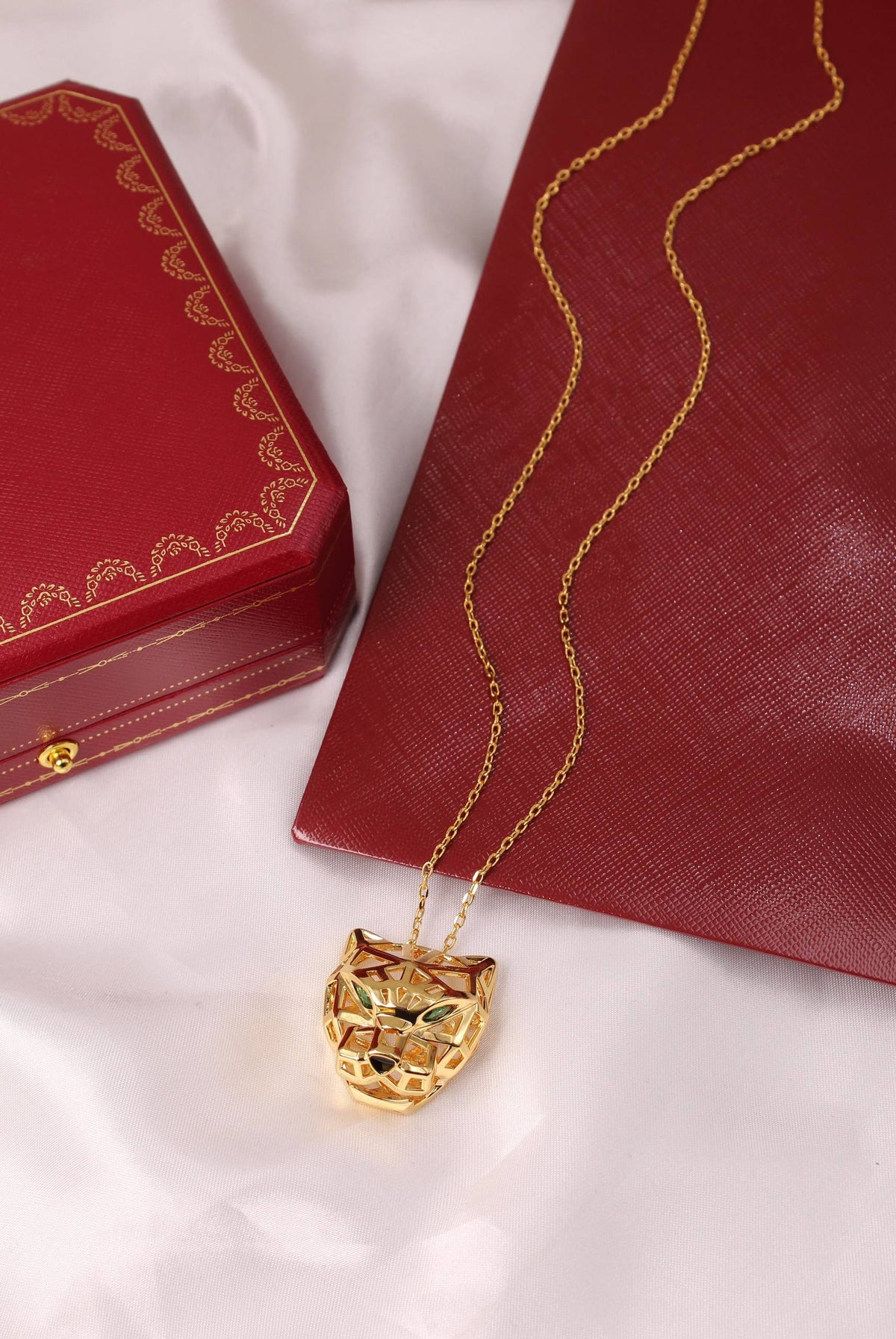 Cartier
PANTHERE DE CARTIER NECKLACE 
Super Master Quality 

For Price 👇 WhatsApp✅
0568585901 
0507557372
0552275751 Owner Zain 👌

Zain106
♥️♥️♥️