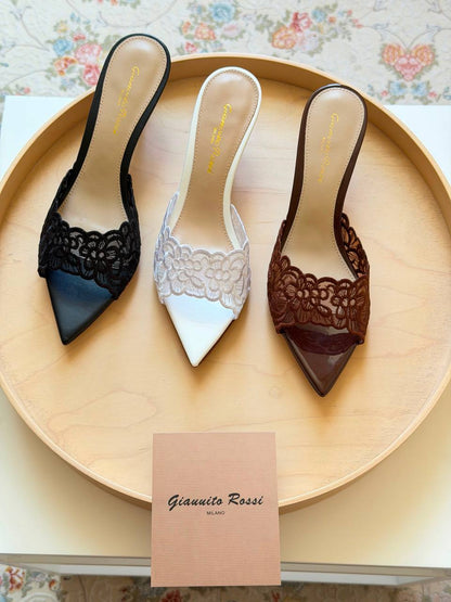 Gianvito Rossi
Master quality 
Size: 36 to 41
450 dhs🇦🇪🇦🇪

Zain318
♥️♥️♥️