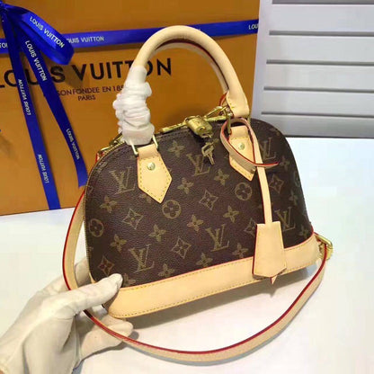 LV ALMA 
Master🌺
    23Cm 

With Box
🎁🎁🎁

310 dhs✅

Zain131
♥️♥️♥️