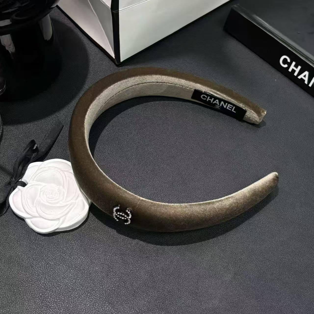 Hair bands
20 dhs🪙💚

Zain263
♥️♥️♥️