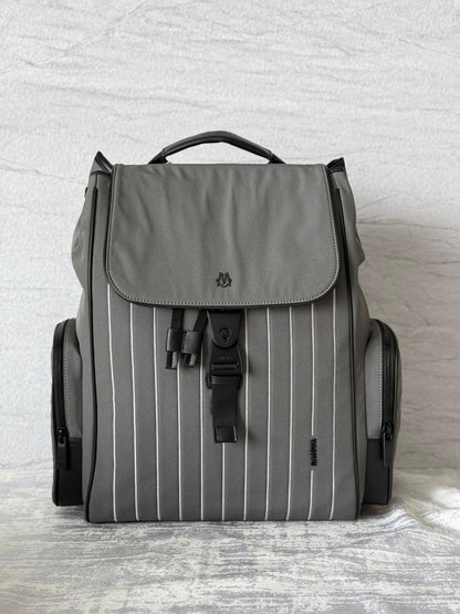 RIMOWA                                                                 *New Backpack*                                                                      *Master Quality*                                                             930 dhs✅

Zain179
♥️♥️♥