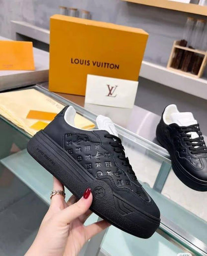 LV SHOES 
LADIES 
GOOD QUALITY 
105 dhs💓
Size 36 TO 40

Zain40
♥️♥️♥️
