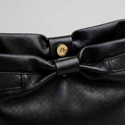DiOR ʙᴏᴡ ʙᴀɢ
ʟᴀᴍʙsᴋɪɴ ʟᴇᴀᴛʜᴇʀ ᴍᴀᴛᴇʀɪᴀʟ
ɢᴏʟᴅ ᴄʜᴀɪɴ ʜᴀʀᴅᴡᴀʀᴇ
sɪᴢᴇ: 25 cm
ᴡɪᴛʜ BOX
🎁🎁🎁

100 dhs✅

Zain31
♥️♥️♥️