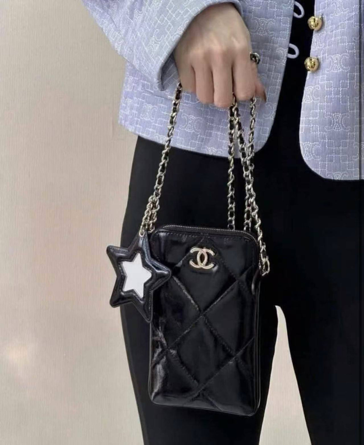 Chanel
85 dhs🇦🇪🇦🇪

Zain26
♥️♥️♥️