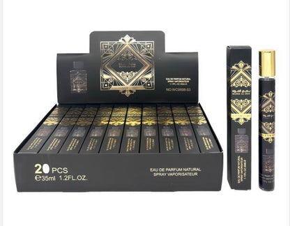 Perfume box

20 pc inside

80 dhs 

full box🎁🎁🎁

Zain254
♥️♥️♥️