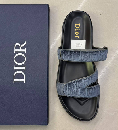 Dior
Gucci
Coach

40 TO 45
115 dhs🇦🇪🇦🇪🇦🇪

Zain183
♥️♥️♥️