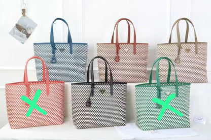 PRADA
 TOTE BAG
85 dhs💓

Zain44
♥️♥️♥️