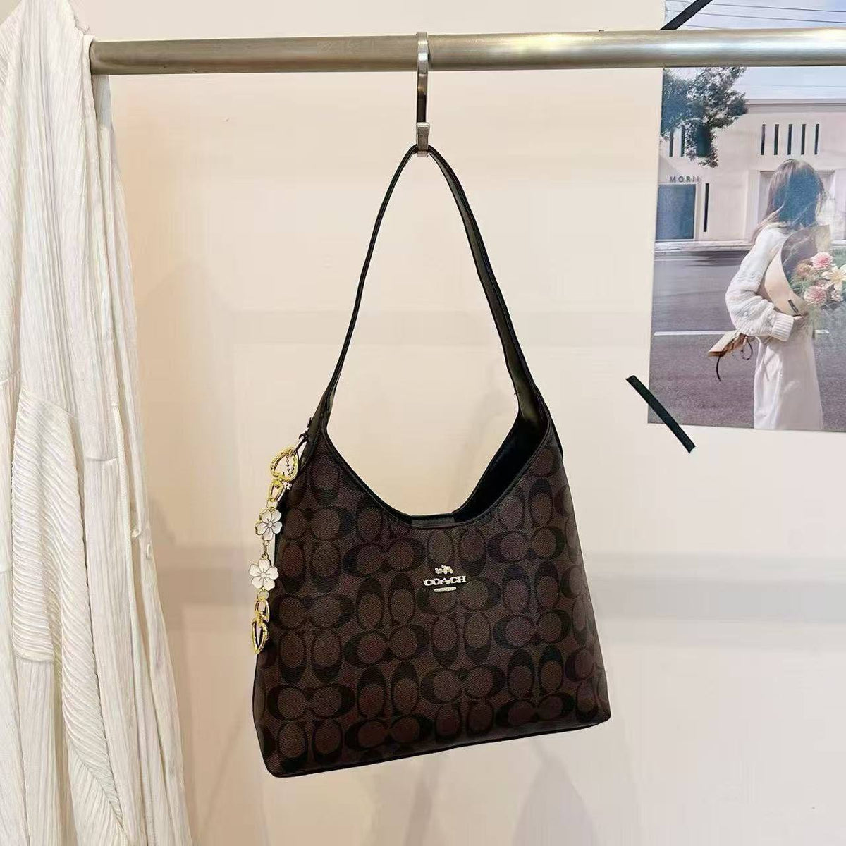 Coach

85 dhs🇦🇪🇦🇪
No box

Zain219
♥️♥️♥️