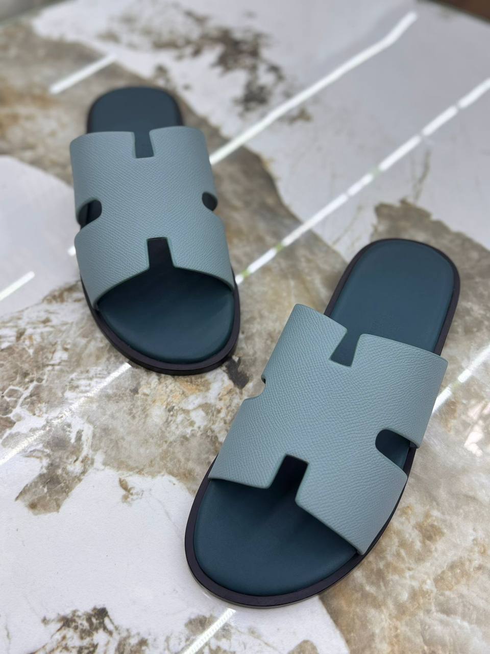 Hermes men slipper
120 dhs🇦🇪

40-46

Zain55
♥️♥️♥️