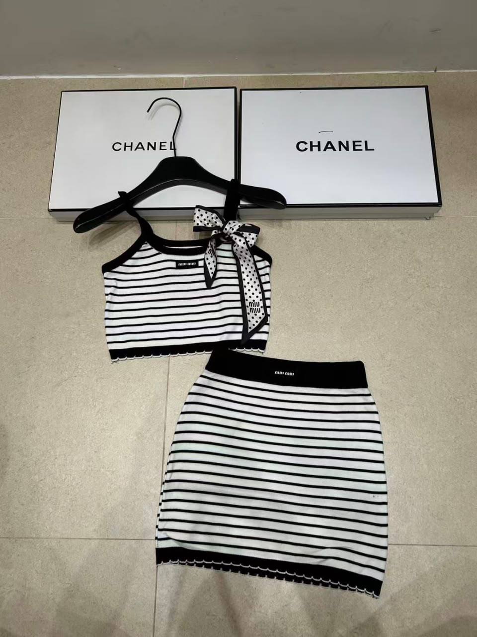 MIU MIU
*Super Master quality*
*Sizes:S M L XL*

350 dhs🇦🇪🇦🇪

Zain308
♥️♥️♥️