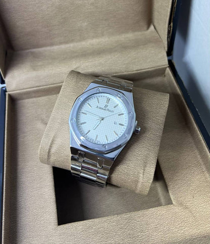 Omega - Rolex - Bvlagri
70 dhs🪙💕

Zain37
♥️♥️♥️