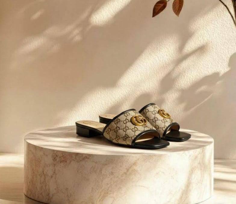 GUCCI
🍁 *SIZE:  36 TO 41*🍁

190 dhs🪙💚

Zain224
♥️♥️♥️