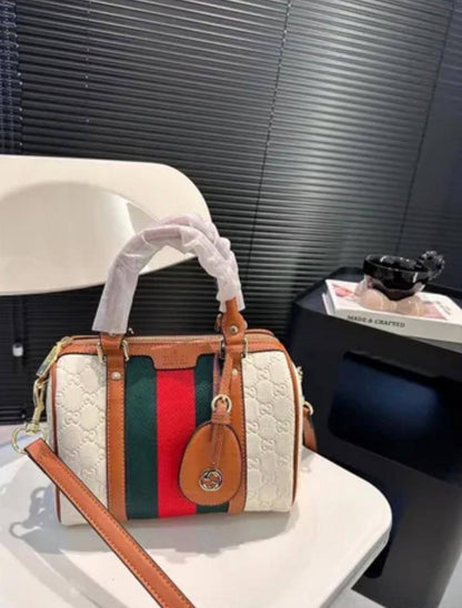 Gucci
105 dhs🪙🌨️ 
high quality  
33Cm

Zain26
♥️♥️♥️