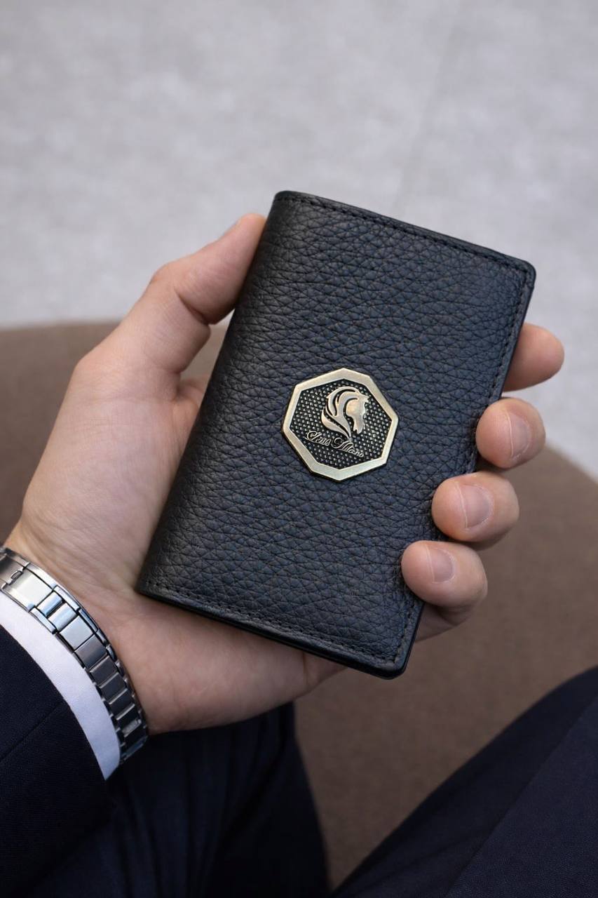 Louis Hilano wallet for men soft leather with box and paper bag 
90 dhs✅

Zain59
♥️♥️♥️