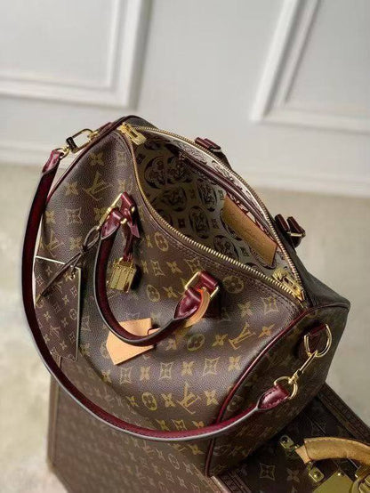 LV
SPEEDY

SIZE 30 cm

For Price 👇 WhatsApp✅
0568585901 
0507557372
0552275751 Owner Zain 👌


Zain274
♥️♥️♥️