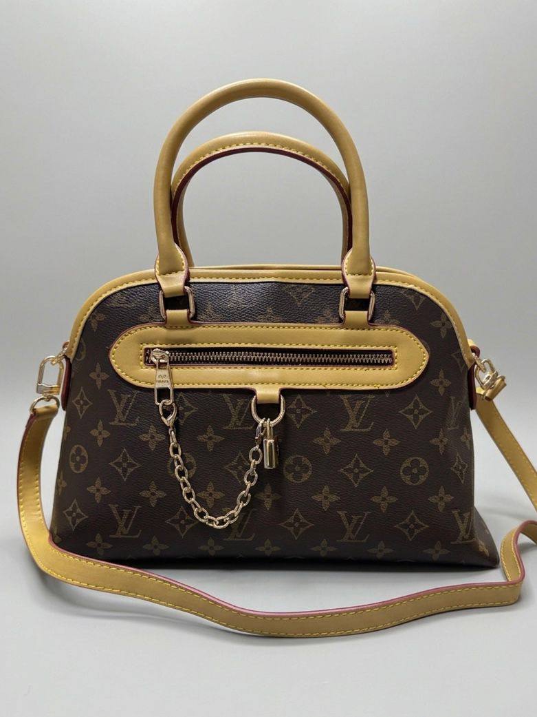 LV
High quality 
2 in 1
110 dhs✅

Zain50
♥️♥️♥️