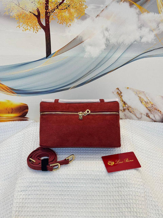 Loro Piana
Best quality 
with box’s 
🎁🎁🎁

80 dhs🪙🖤

size 19cm

Zain158
♥️♥️♥️