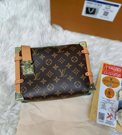 AVAILABLE 

LV 
WITH BOX 🎁 
125 dhs🇦🇪🇦🇪

Zain169
♥️♥️♥️