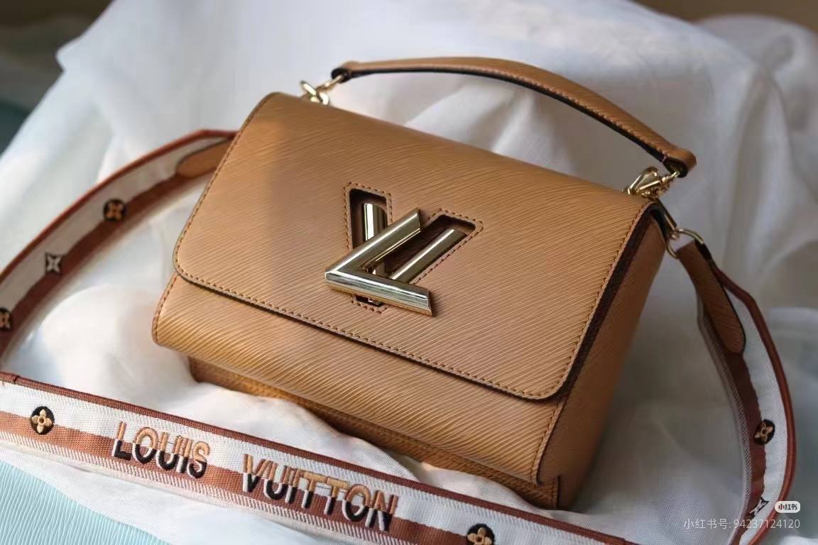LV
Master🌺
320 dhs✅

Zain10
♥️♥️♥️