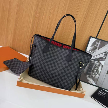 LV
with box
100 dhs✅

Zain219
♥️♥️♥️