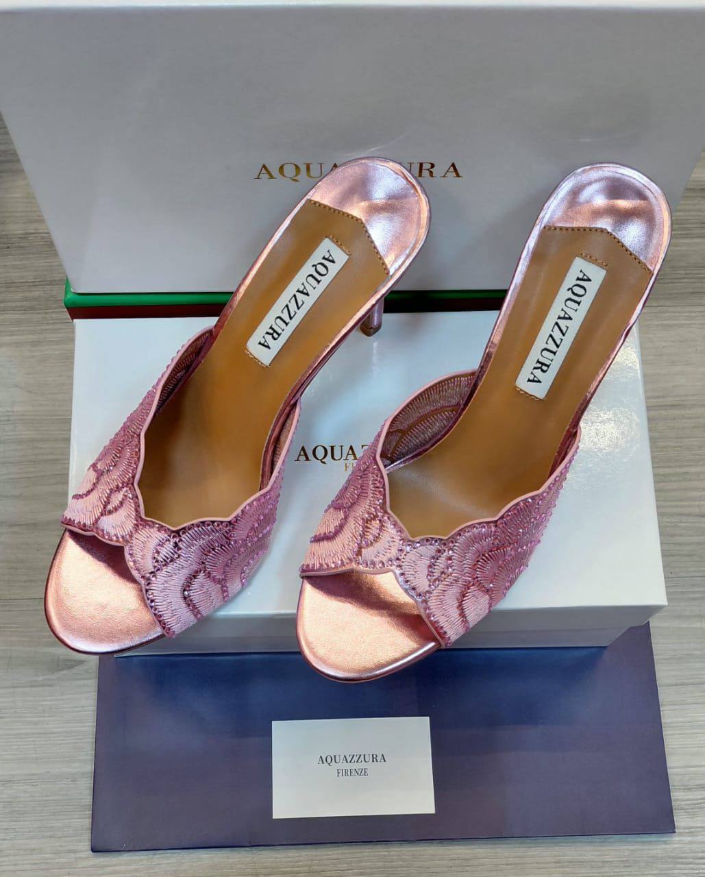 Aquazzura 
Size 36 To 41
120 dhs✅

Zain120
🔥🔥🔥