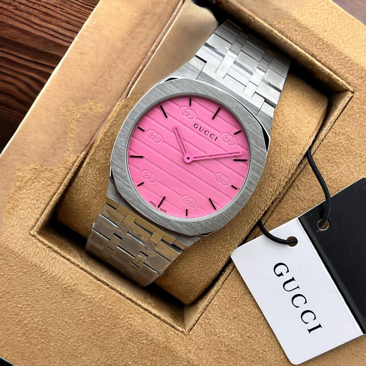 Gucci watch for men 
good quality 
230 dhs❣️

Zain59
♥️♥️♥️