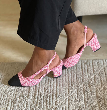 Chanel 

Vip quality 

Size:36 to 42

430 dhs🇦🇪🇦🇪

Zain113
♥️♥️♥️