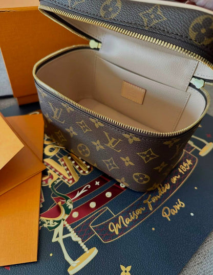 LV
big  100 dhs🇦🇪🇦🇪
size 24×13×17cm

medium 95 dhs🇦🇪🇦🇪
size 18×10×13cm

small  90 dhs🇦🇪🇦🇪
size 15×8×11cm

with box

Zain42
♥️♥️♥️
