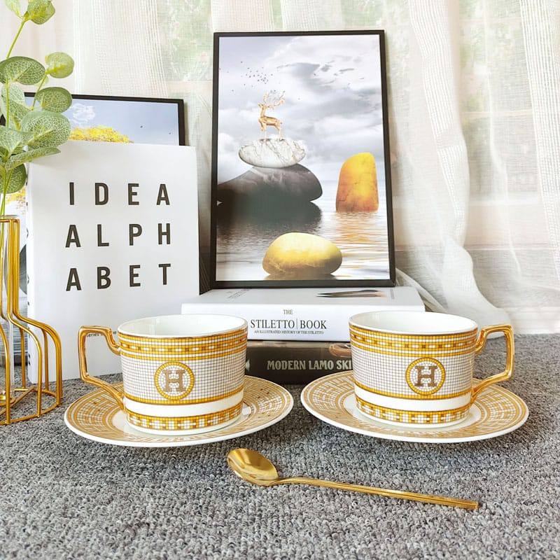 Branded mugs set

130 dhs 
set 4 pc 

with box🎁🎁🎁

Zain205
♥️♥️♥️