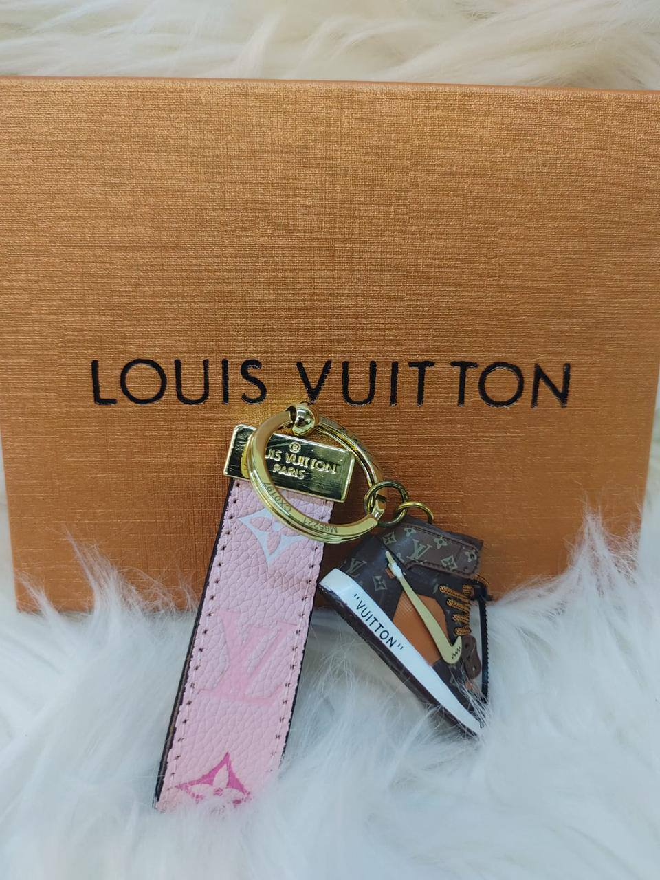 LV key holders & bags charm accessories
All sizes price 
55 dhs✅

Zain88
♥️♥️♥️