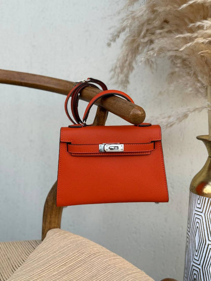 HERMES
19cm
340 dhs✅
Top quality 
With box🎁

Zain167
♥️♥️♥️