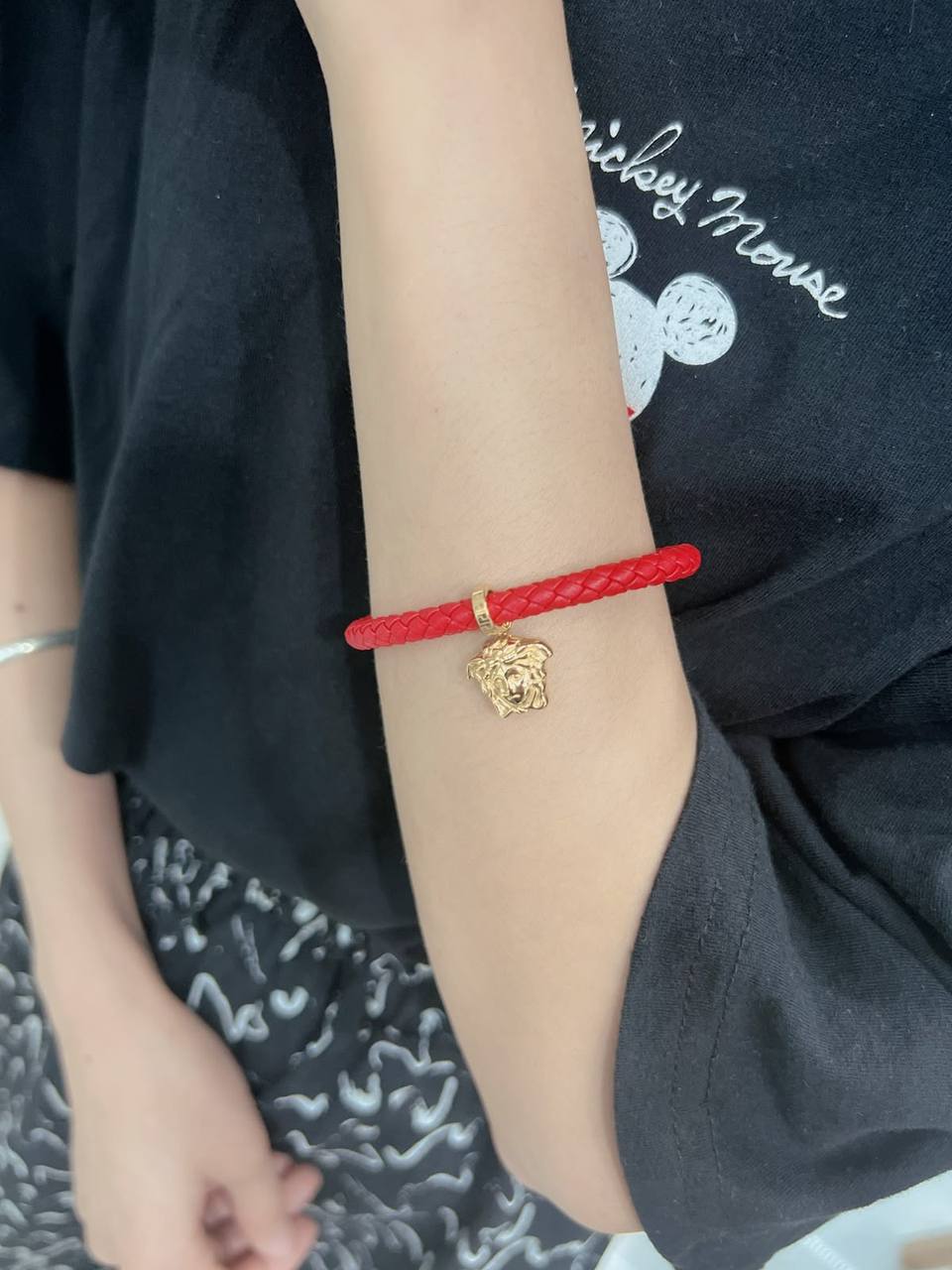 VERSACE 
Bracelet ✨
Master quality 💯
With normal boxes 📦 
45 dhs🇦🇪🇦🇪

Zain216
♥️♥️♥️