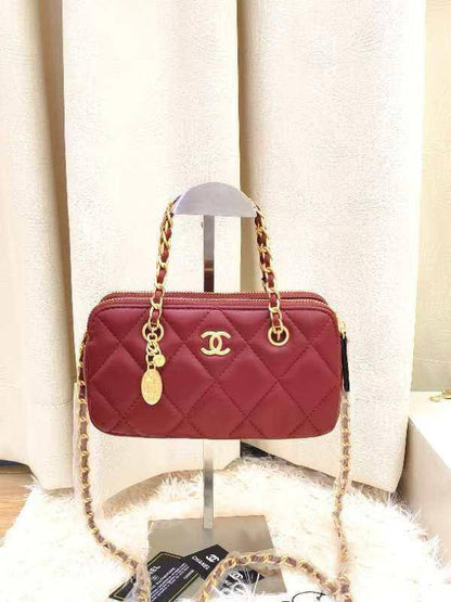 Chanel

90 dhs🪙 
with box 
🎁🎁🎁

high quality  

21cm

Zain26
♥️♥️♥️