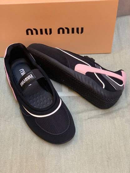 MIU MIU 
Master quality 
 Size 36-41  
180 dhs✅

Zain88
♥️♥️♥️