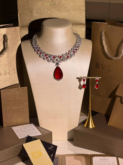 BVlGARI
 Collection 😍

Quality: Super Master 
Non -Tarnish color

* ⁠Necklace 
* ⁠Earring
For Price 👇 WTSP Text Zain 0568585901

Zain268
♥️♥️♥️
