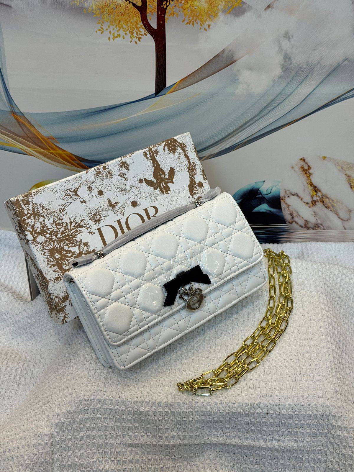 DIOR

Best quality 
with box

105 dhs🇦🇪🇦🇪


size 21CM

Zain290
♥️♥️♥️