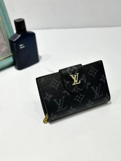 Coach
LV

45 dhs💓

with box
🎁🎁🎁

Zain31
♥️♥️♥️