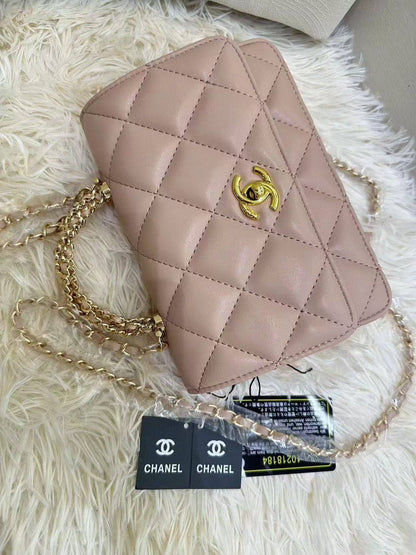 Chanel 
90 dhs✅
with box
size 20×5×14

Zain42
♥️♥️♥️