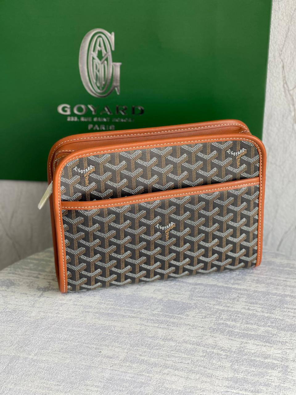 GOYARD
*Clutch bag* 
*Master quality* 
350 dhs🪙🖤

Zain179
♥️♥️♥️