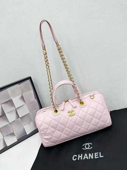 CHANEL
 NEW CAME GOOD QUALITY 
90 dhs🪙💕

Zain39
♥️♥️♥️