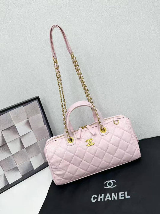 CHANEL
 NEW CAME GOOD QUALITY 
90 dhs🪙💕

Zain39
♥️♥️♥️