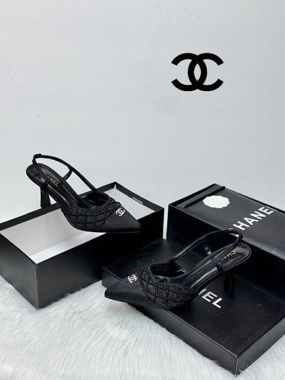 𝗖𝗛𝗔𝗡𝗘𝗟 
💯high quality
Size 36-37-38-39-40-41
110 dhs🪙🌨️

Zain86
♥️♥️♥️