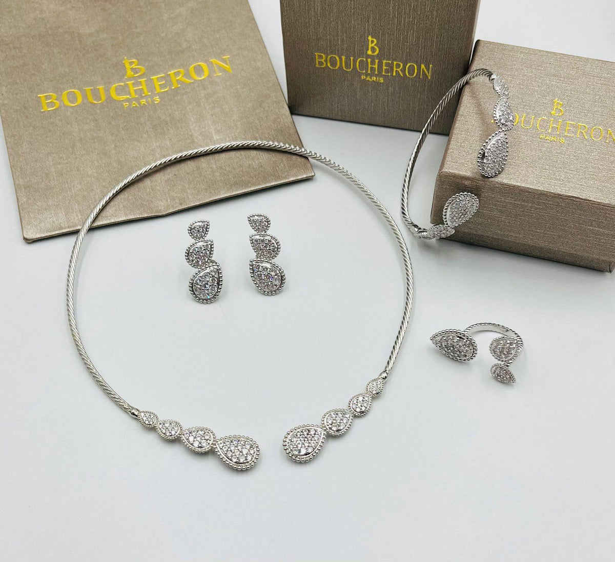 Boucheron
Master Quality
Necklace, Earrings, Bracelet & F. Ring
350 dhs🇦🇪
 with Good Box 🎁

Zain210
♥️♥️♥️