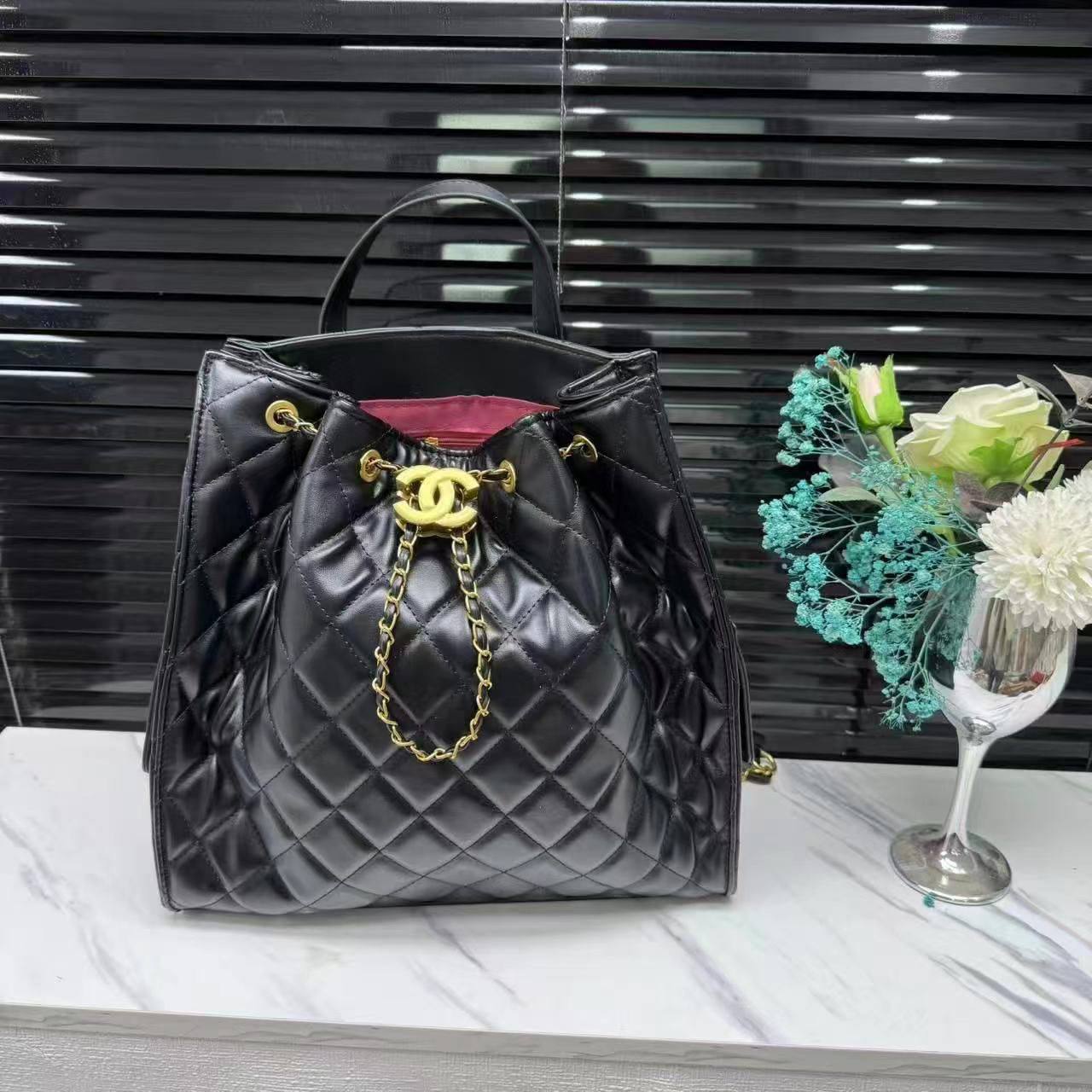 CHANEL 
BACKPACK 
GOOD QUALITY 
90 dhs✅

Zain39
♥️♥️♥️