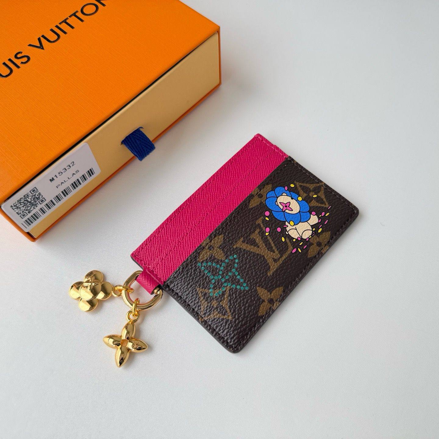 💞  *New Lv*💞
💞*card holder*💞
300 dhs🪙🌨️

Zain275
♥️♥️♥️