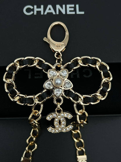 Key Chain 
Master quality 💯
With normal boxes 🗃️ 
50 dhs💓
With master box 📦 
65 dhs💓

Zain216
♥️♥️♥️