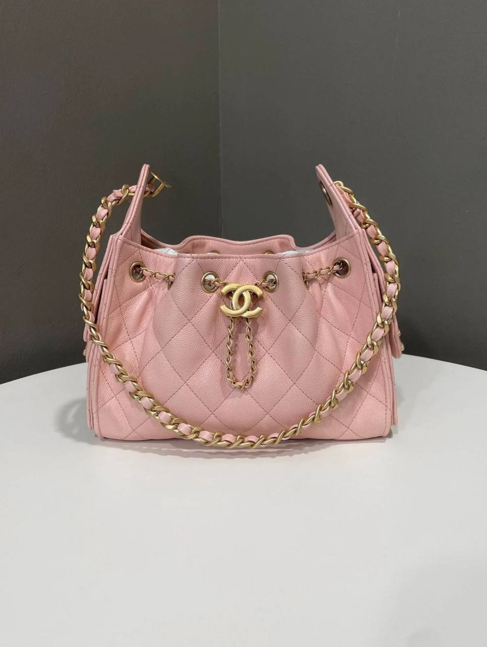 Chanel  
Small size 
120 dhs💓
With box

Zain299
♥️♥️♥️